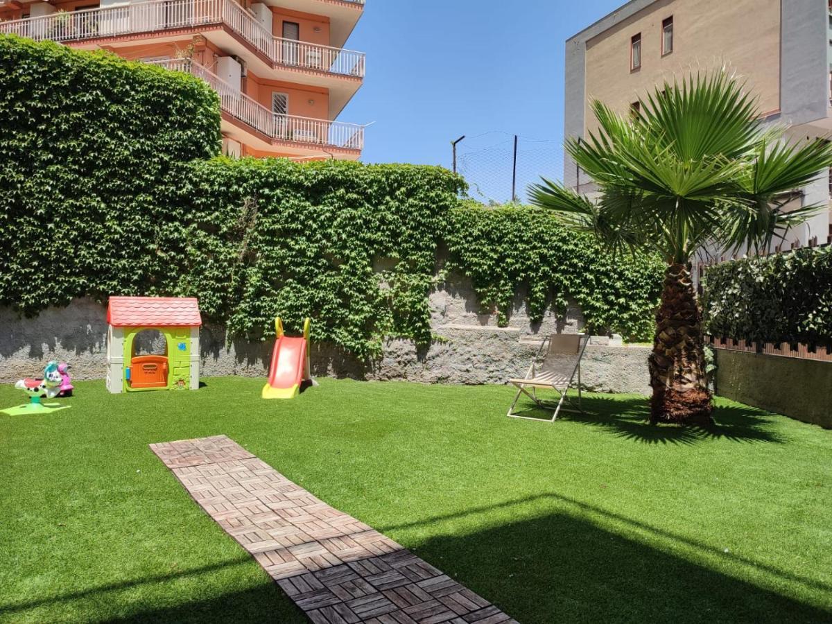 Appartamento Incantevole Con Parcheggio E Giardino Catania Exterior foto
